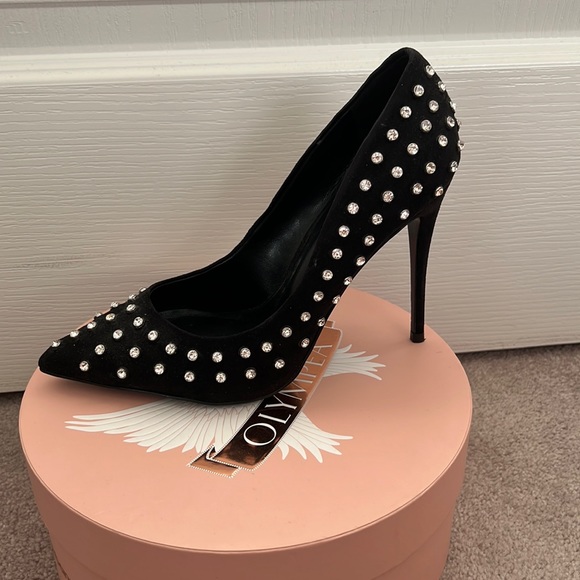 Crystal also heels - Picture 3 of 9